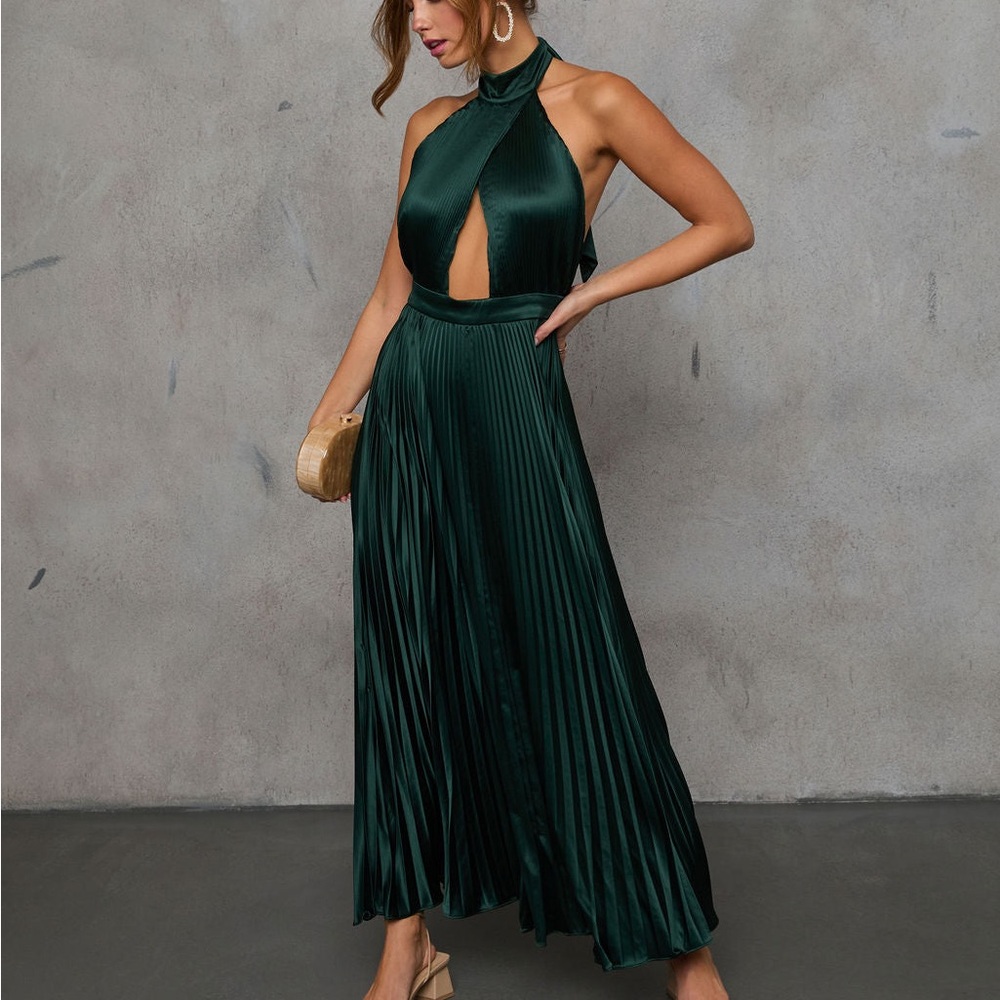 Elegant Green Halter Maxi Dress